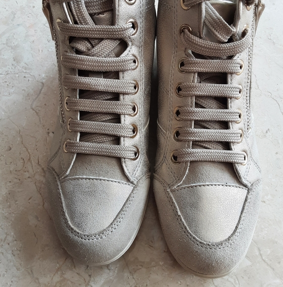GEOX RESPIRA BLOMIEE BEIGE / GOLD ZIPPERED HI TOP SNEAKERS US 5 - Picture 2 of 16
